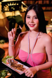 อ้อน aonsui กินข้าว